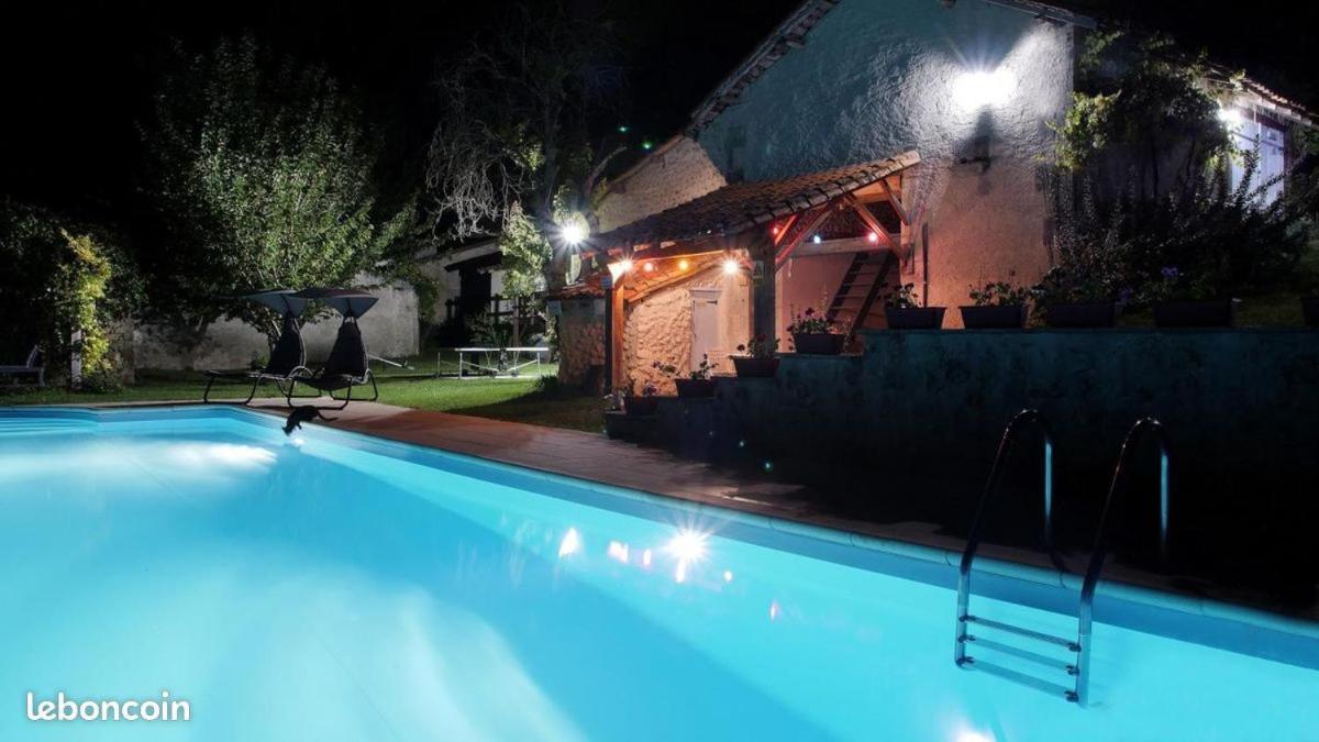 La Colline De Tilleul - Les Deux Puits - Cosy Cottage With Swimming Pool Near Aubeterre Saint-Romain  Zewnętrze zdjęcie