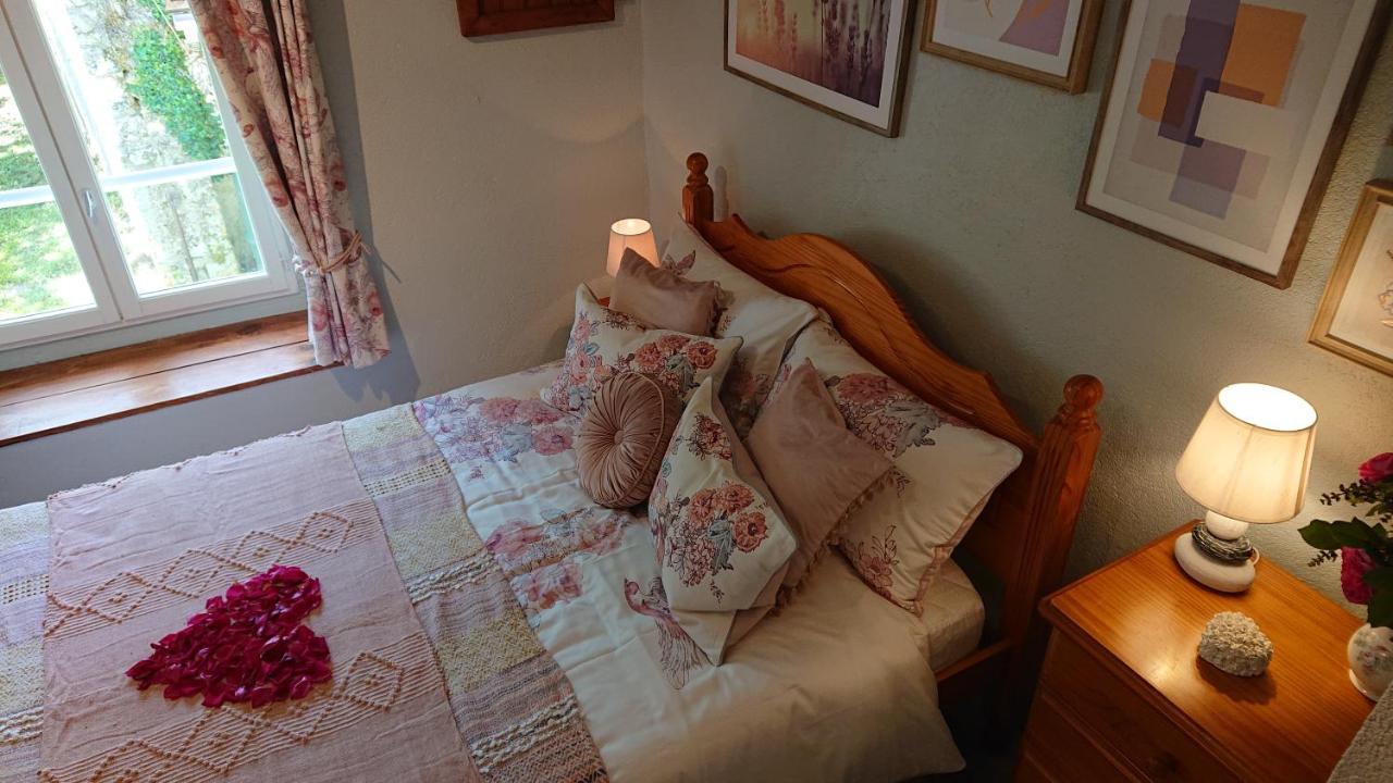 La Colline De Tilleul - Les Deux Puits - Cosy Cottage With Swimming Pool Near Aubeterre Saint-Romain  Zewnętrze zdjęcie