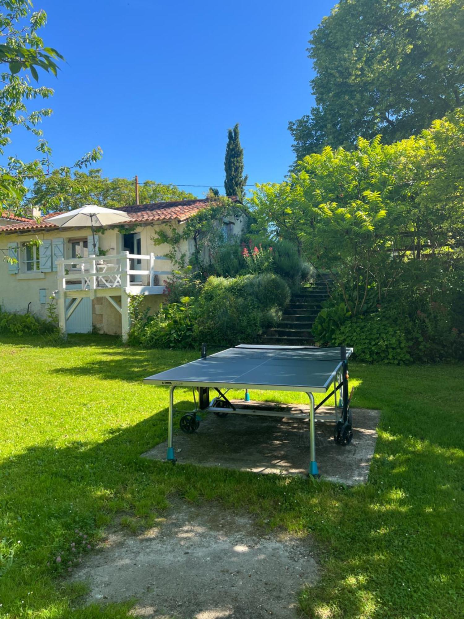 La Colline De Tilleul - Les Deux Puits - Cosy Cottage With Swimming Pool Near Aubeterre Saint-Romain  Zewnętrze zdjęcie